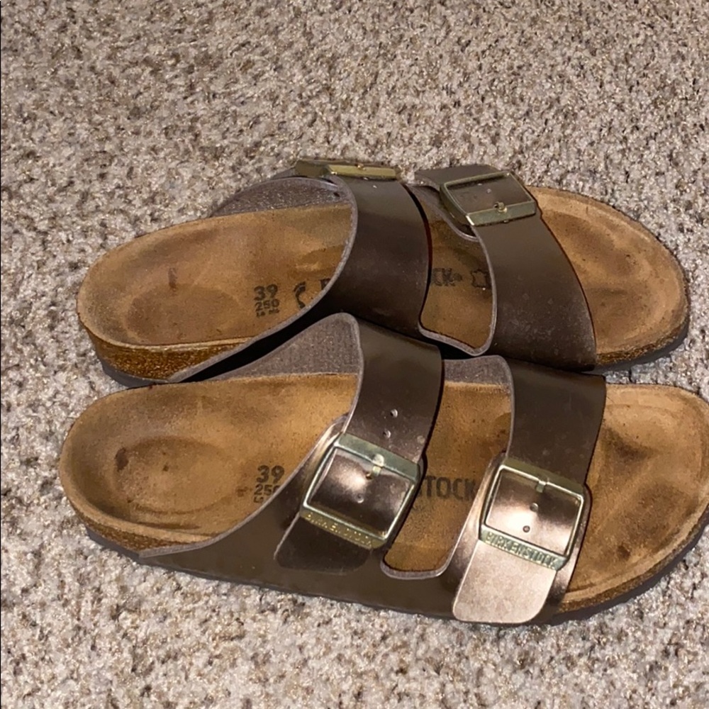 Light gold metallic Birkenstock’s